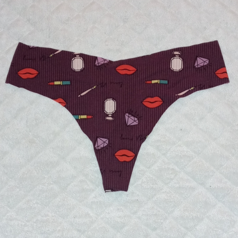❤ Victoria's Secret Laser Cut Thong